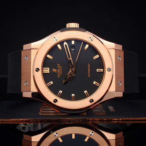 cách check đồng hồ hublot